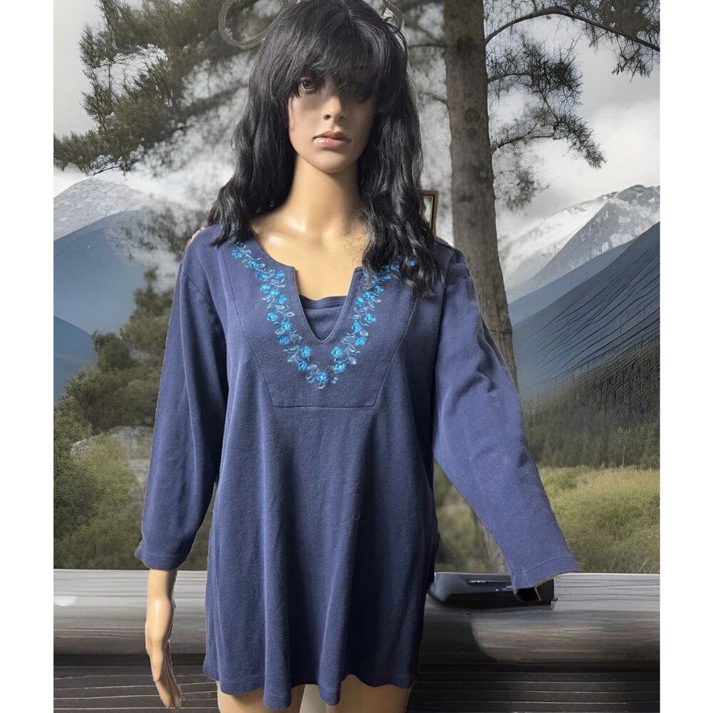 -TOP WOMEN classic elements blue 3/4 sleeve size XL w/embroidery on neckline